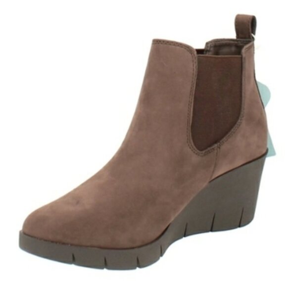 Cliffs by White Mountain Percy Wedge Chelsea Boot - Picture 8 of 11